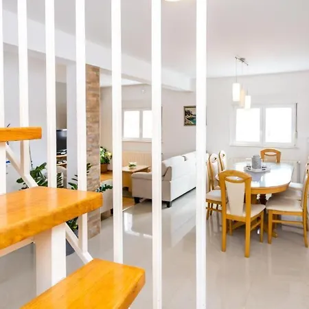 Casa vacanze Cozy Nature House By Domljan Family *